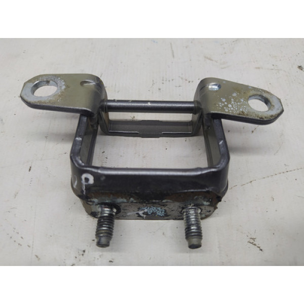 Dobradiça Superior Porta Traseira Esquerda Kicks Cvt 2018