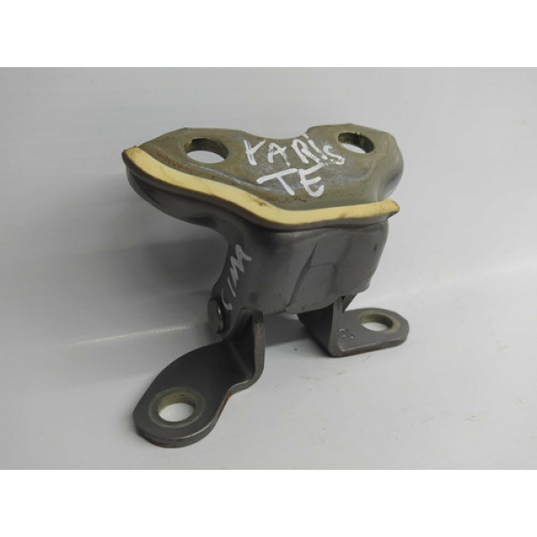 Dobradiça Porta Traseira Esquerda Superior Yaris 2020