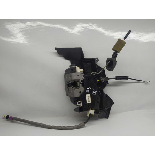 Fechadura Porta Dianteira Esquerda Mercedes C180 Cgi 2011