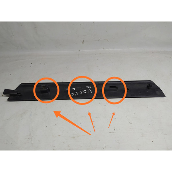 Soleira Traseira Direita Volvo Xc60 T5 2012 Com Avarias 