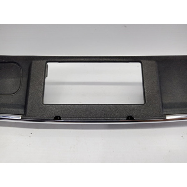 Acabamento Luz De Placa Traseira Mercedea C200 Cgi 2014