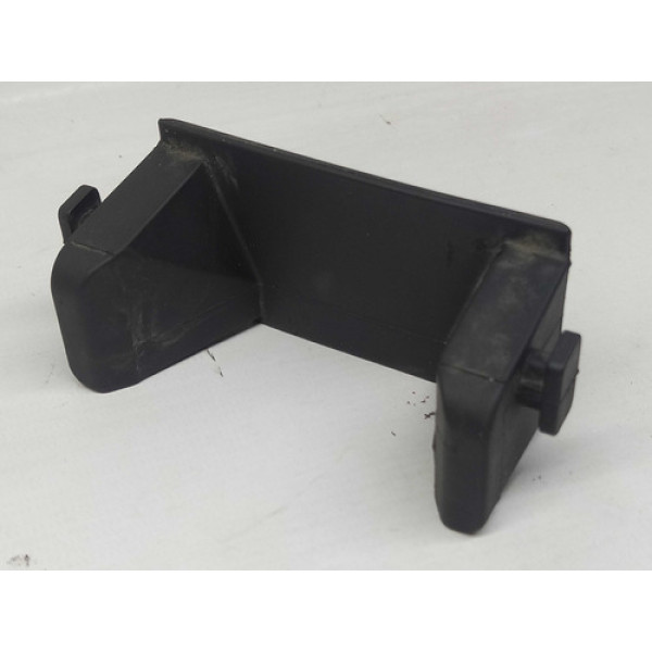 Guarnição Guia Batente Porta Malas Nissan Kicks 2017