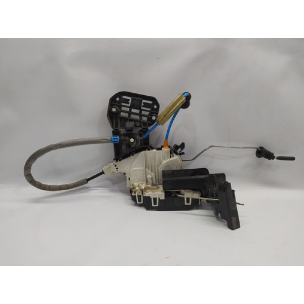 Fechadura Porta Dianteira Esquerda Mercedes Cla 200 2016