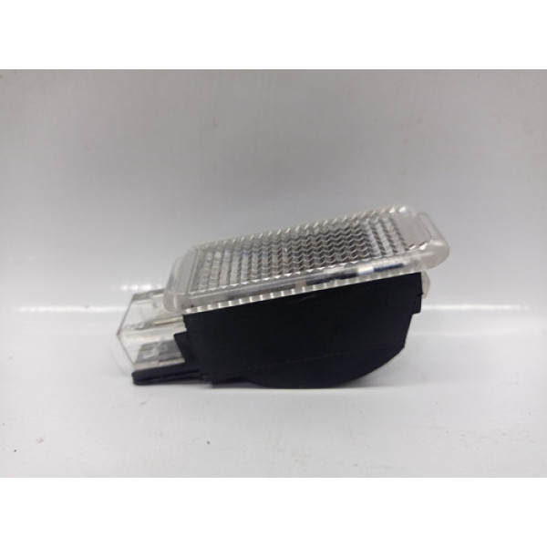 Lanterna Cortesia Porta Malas Audi A4 2013 2.0