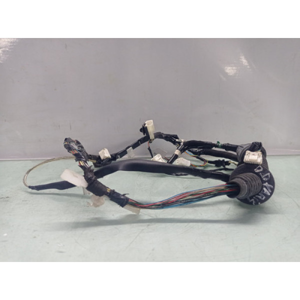 Chicote Porta Dianteira Direita Yaris 2019 82151-0u630