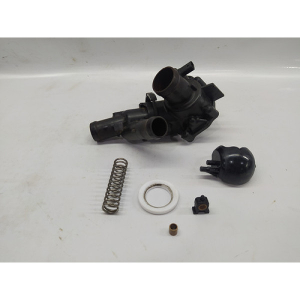 Carcaça Válvula Termostática Mercedes Cla 200 1.6 2016 