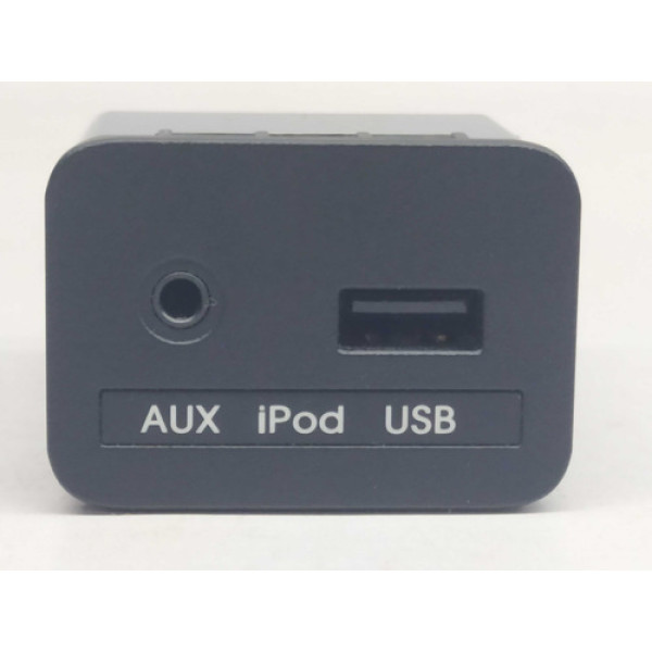 Tomada Auxiliar Usb Console Kia Cadenza 2012 96120-3r000