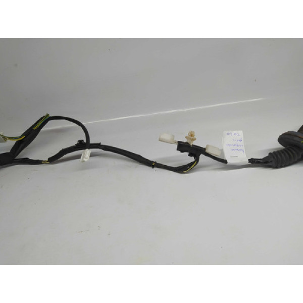 Chicote Porta Traseira Esquerda Toyota Yaris  82154-0db7o