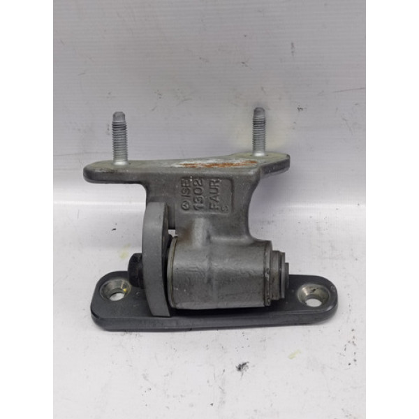 Dobradiça Inferior Porta Dianteiro Direito C180 1.6 2013