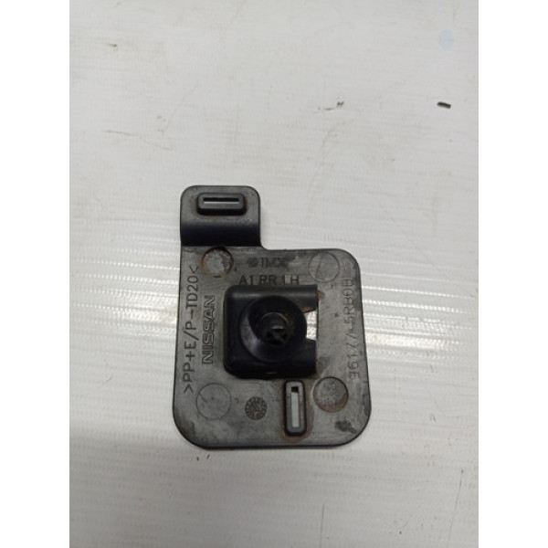 Suporte Traseiro Esquerdo Spoiler Nissan Kicks 2019 