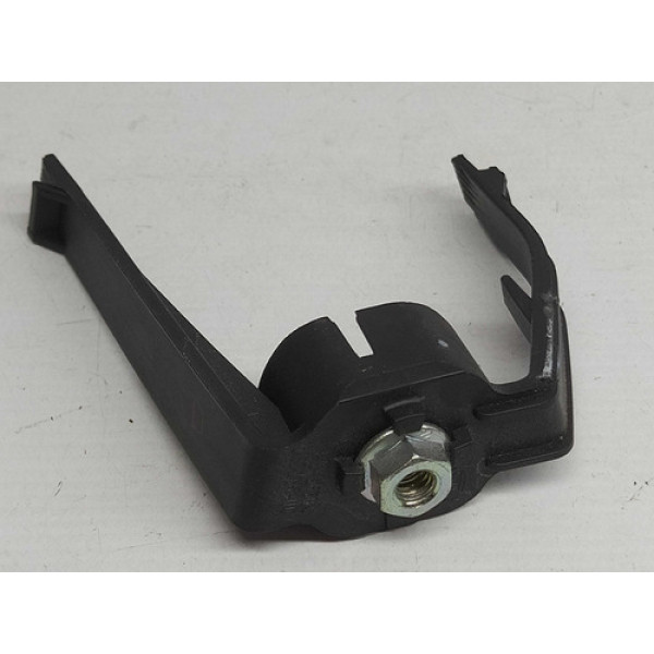 Suporte Fixação Lanterna Traseira Direita Gm Prisma 2019