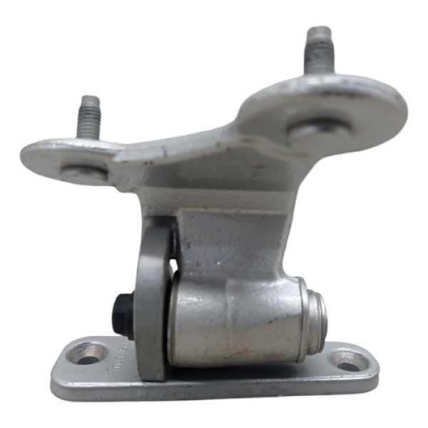 Dobradiça Inferior Traseira Direita C200 Cgi 2014 1.8 Aut