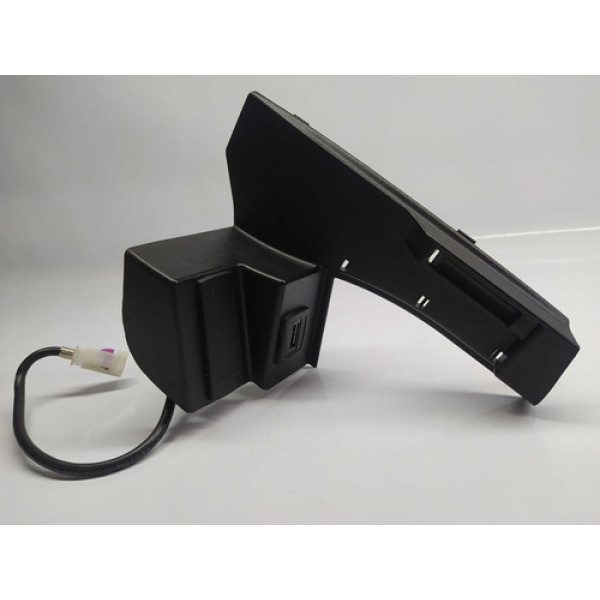 Tomada Usb Auxiliar Mercedes C200 Cgi 2014 