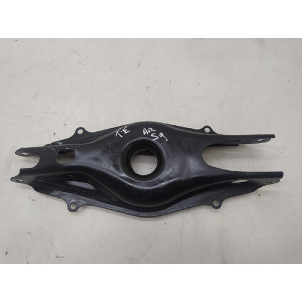 Bandeja Suspensão Traseiro Esquerdo C200 Cgi 2013 1.8 Aut