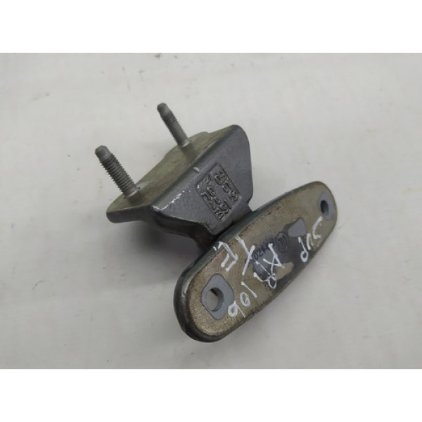 Dobradiça Superior Traseira Esquerda C180 Cgi 2011 1.8