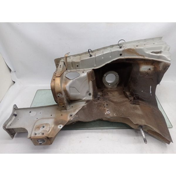 Longarina Dianteira Direita Hyundai Azera 3.0 V6 Detalhe 