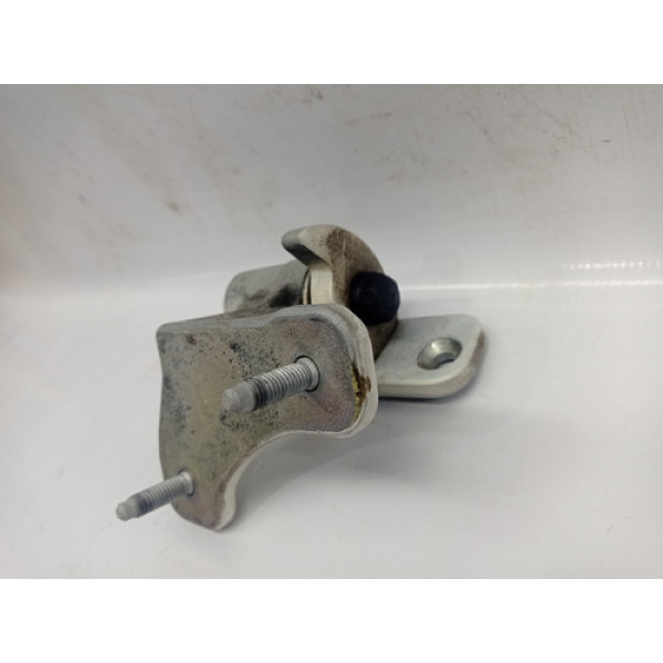 Dobradiça Inferior Porta Dianteira Direita C180 1.8 2011