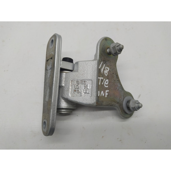 Dobradiça Inferior Traseira Esquerda C180 Cgi 2011 1.8