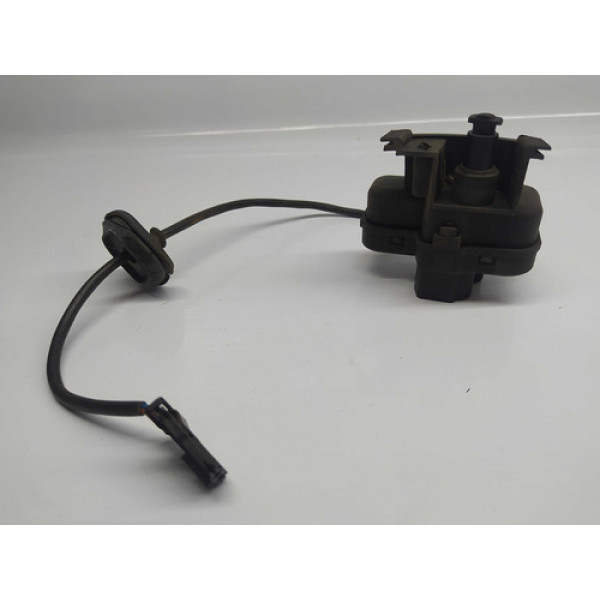 Trava Elétrica Portinhola Vw Tiguan 2011 Com Detalhe