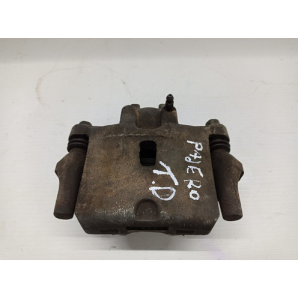 Pinça Traseira Direita Pajero 2001