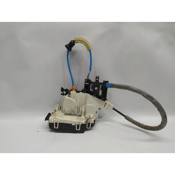 Fechadura Porta Dianteira Direita Mercedes Cla 200 2016 