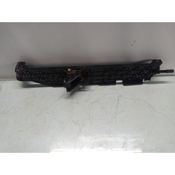 Suporte Radiador Direito Discovery 4 Ah32-8b588-ab