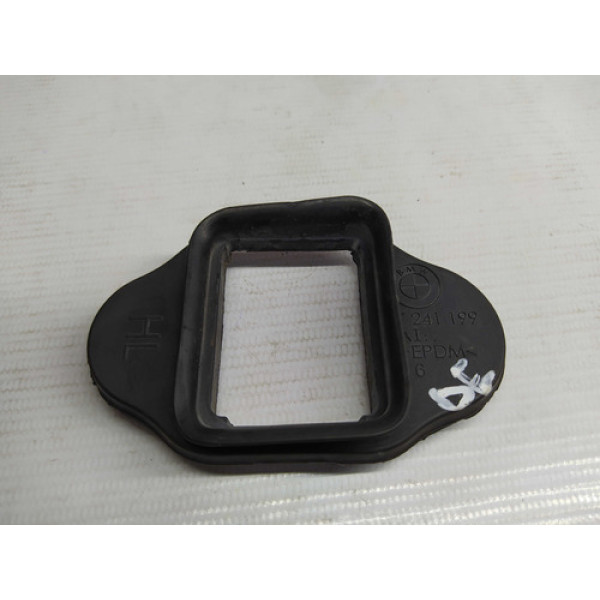 Guarnição Guarda Pó Limitador Porta Bmw 118 I 2012