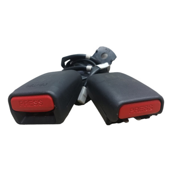 Engate Traseiro Esquerdo Nissan Sentra 2023 2.0 Aut