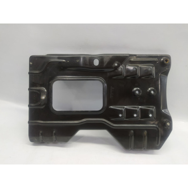 Suporte Base Bateria Mercedes C200 Cgi 2014 1.8 Aut