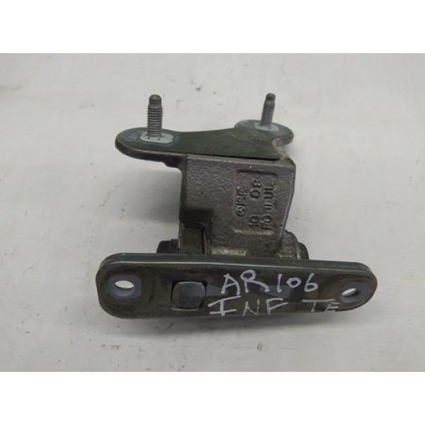 Dobradiça Inferior Traseira Esquerda C180 Cgi 2011 1.8