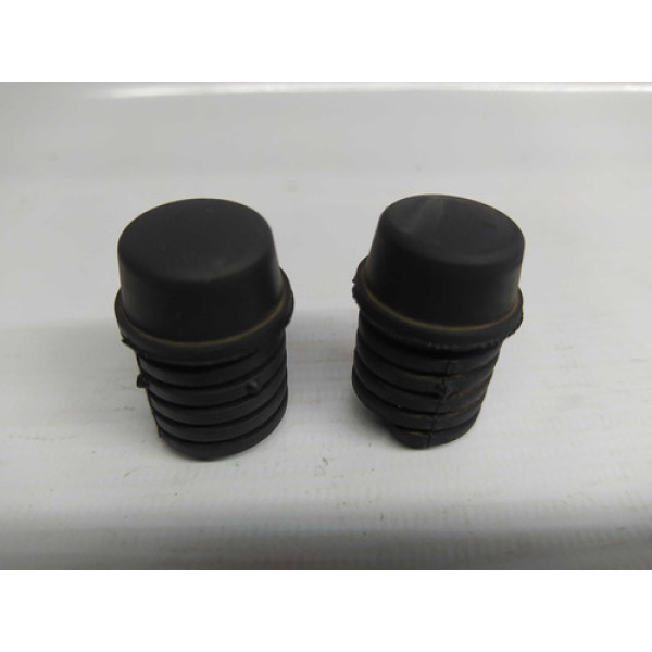 Batente Regulagem Capô Tracker 2021 Par 